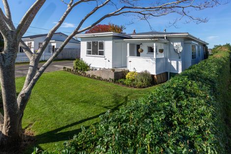 Photo of property in 11 France Street, Waiuku, 2123
