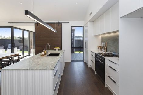 Photo of property in 160 Gardiners Road, Harewood, Christchurch, 8051