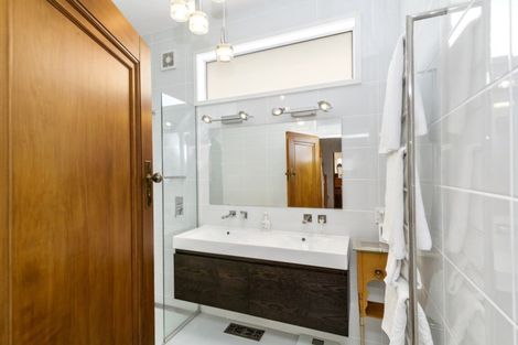 Photo of property in 17 Saint Albans Grove, Woburn, Lower Hutt, 5010