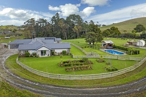 Photo of property in 152 Rapson Road, Kaukapakapa, 0871