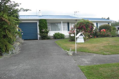 Photo of property in 36 Cedar Crescent, Feilding, 4702