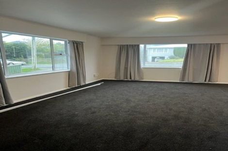 Photo of property in 44 Redwood Avenue, Tawa, Wellington, 5028
