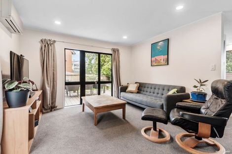 Photo of property in 2/19 Bowman Road, Forrest Hill, Auckland, 0620