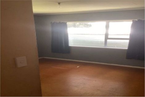 Photo of property in 1 Albany Road, One Tree Point, 0118