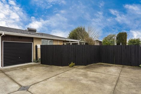 Photo of property in 2/177a Grimseys Road, Redwood, Christchurch, 8051
