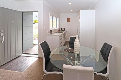 Photo of property in 4/5 Jones Crescent, Melville, Hamilton, 3206