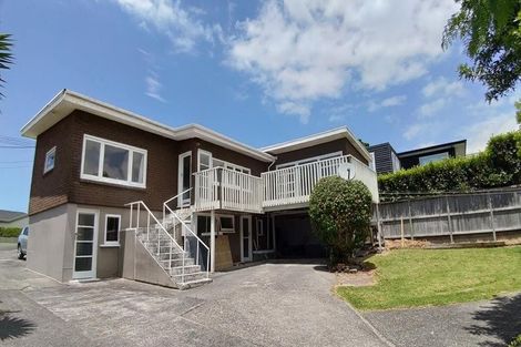 Photo of property in 2/6 Rothesay Bay Road, Rothesay Bay, Auckland, 0630