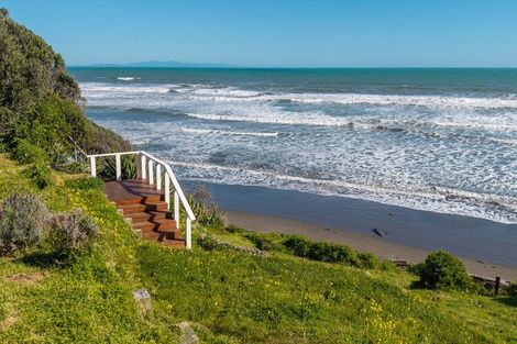Photo of property in 86 Ames Street, Paekakariki, 5034