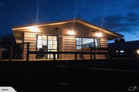 Photo of property in 29 Sheridan Crescent, Leamington, Cambridge, 3432