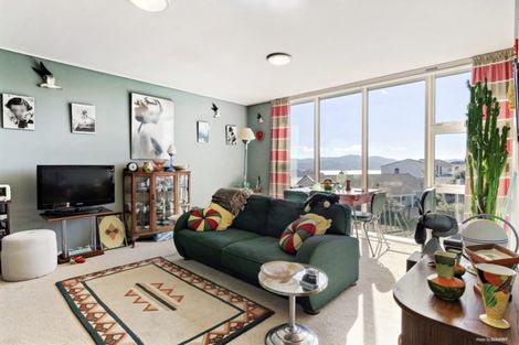 Photo of property in 23 Rangitane Street, Maupuia, Wellington, 6022