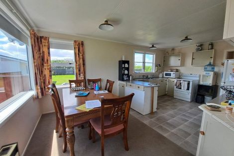 Photo of property in 17 Grey Street, Normanby, Hawera, 4614