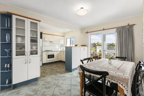 Photo of property in 11 Diane Grove, Paparangi, Wellington, 6037