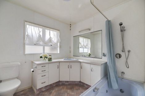 Photo of property in 118a Wellington Street, Pukekohe, 2120