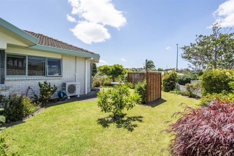 Photo of property in 1 Ryegrass Dell, Welcome Bay, Tauranga, 3112