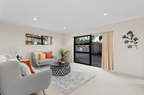 Photo of property in 64 San Valentino Drive, Henderson, Auckland, 0612