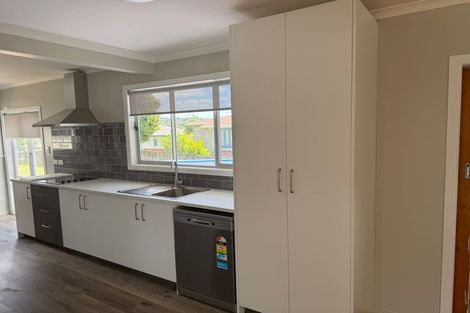 Photo of property in 5 Lex Avenue, Green Bay, Auckland, 0604