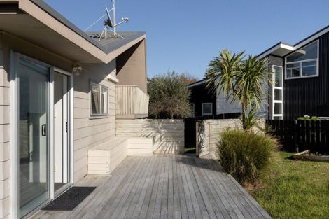 Photo of property in 144 Karewa Parade, Papamoa Beach, Papamoa, 3118