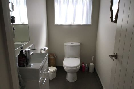 Photo of property in 18 Lithgow Drive, Otamatea, Whanganui, 4500