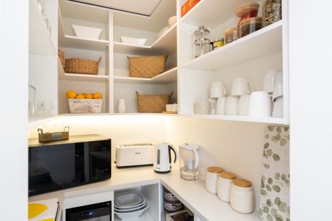 Photo of property in 17 Gillean Street, Havelock North, 4130