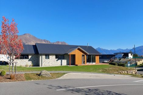 Photo of property in 23 Kereru Crescent, Wanaka, 9305