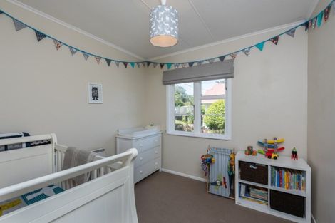 Photo of property in 87 Parkvale Road, Karori, Wellington, 6012