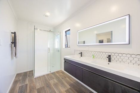 Photo of property in 20 Shanly Street, Waipawa, 4210