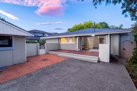 Photo of property in 223 Memorial Avenue, Burnside, Christchurch, 8053