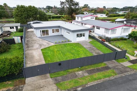 Photo of property in 17 Fernleigh Avenue, Waiuku, 2123