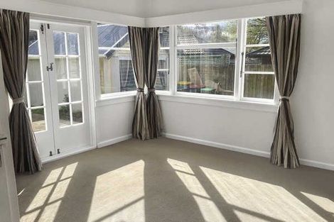 Photo of property in 39 Straven Road, Riccarton, Christchurch, 8011