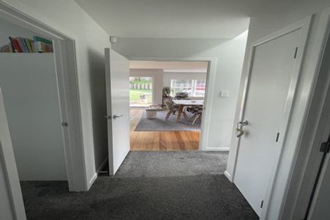Photo of property in 11a River Road, Te Atatu Peninsula, Auckland, 0610