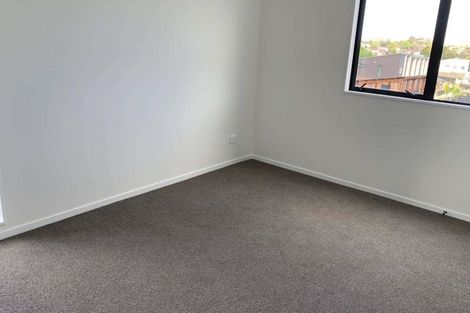 Photo of property in 24 Hoopers Road, Glen Eden, Auckland, 0602