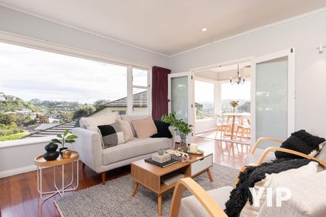 Photo of property in 15 Hollies Crescent, Johnsonville, Wellington, 6037