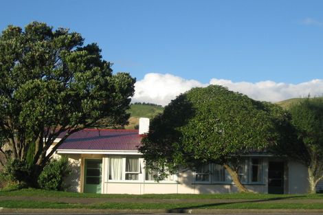 Photo of property in 169a-b Castor Crescent, Cannons Creek, Porirua, 5024