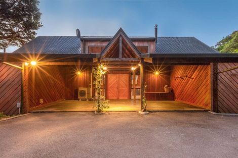 Photo of property in 30 Ngaumatau Road, Point Howard, Lower Hutt, 5013