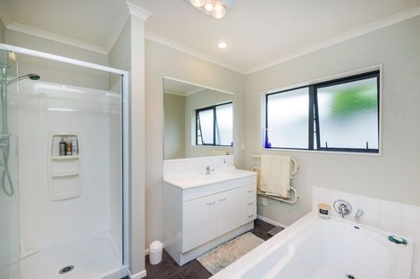 Photo of property in 147 Pacific Drive, Fitzherbert, Palmerston North, 4410