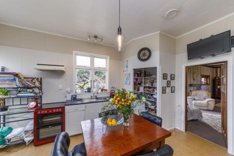 Photo of property in 14 Hunia Street, Marton, 4710