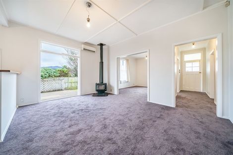 Photo of property in 2 Phar Lap Grove, Trentham, Upper Hutt, 5018