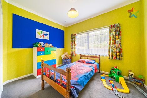 Photo of property in 6a Marua Palm Grove, Timberlea, Upper Hutt, 5018