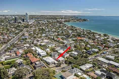 Photo of property in 6a Hauraki Road, Hauraki, Auckland, 0622