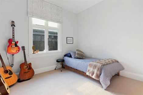 Photo of property in 33 Ngaio Street, Saint Martins, Christchurch, 8022