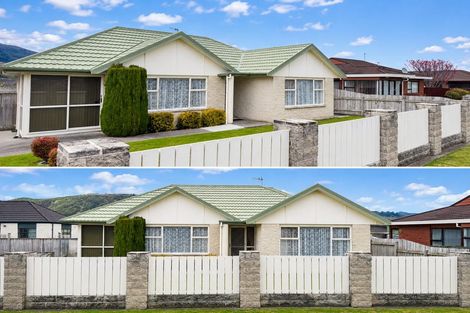 Photo of property in 60a Arawhata Road, Paraparaumu, 5032