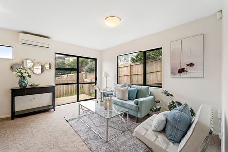 Photo of property in 16 Landvale Court, Browns Bay, Auckland, 0630