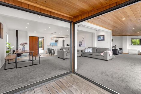 Photo of property in 8 Bay View Road, Raglan, 3225