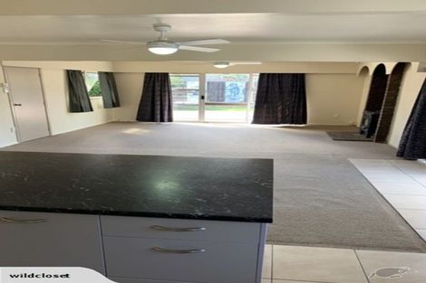 Photo of property in 94 Te Atatu Road, Te Atatu South, Auckland, 0610