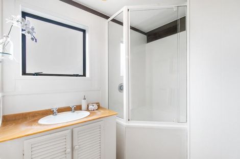 Photo of property in 82d Verbena Road, Birkdale, Auckland, 0626