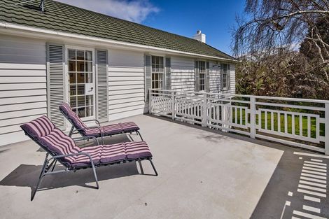 Photo of property in 2 Hautana Square, Woburn, Lower Hutt, 5010