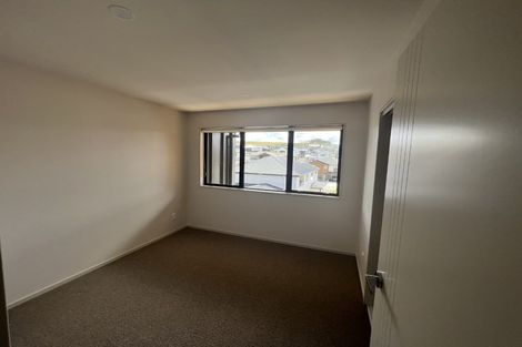 Photo of property in 13 Longshore Drive, Long Bay, Auckland, 0630