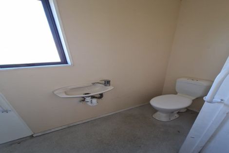 Photo of property in 32 Luff Place, Westport, 7825