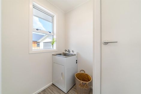 Photo of property in 5a Totara Park Road, Clouston Park, Upper Hutt, 5018