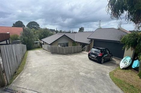 Photo of property in 16a Holiday Road, Stanmore Bay, Whangaparaoa, 0932